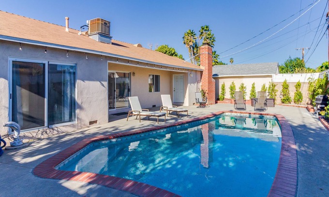 Reseda Casa | 5 Bedroom Charmer with Pool