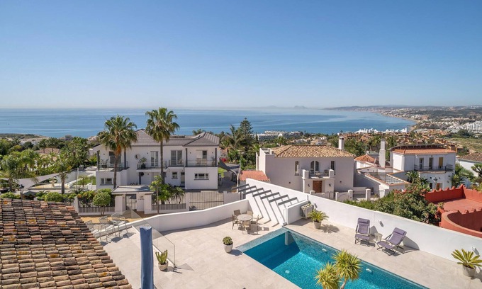 Urbanización Puerto de Estepona Casa | Alojamiento de 5 habitaciones en Urban.Puerto de Estep.