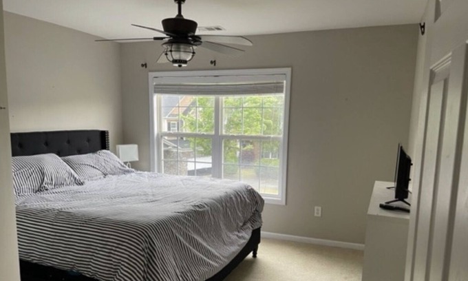 Simpsonville Casa | 5 Bedroom Home with an Acre Fenced In Yard