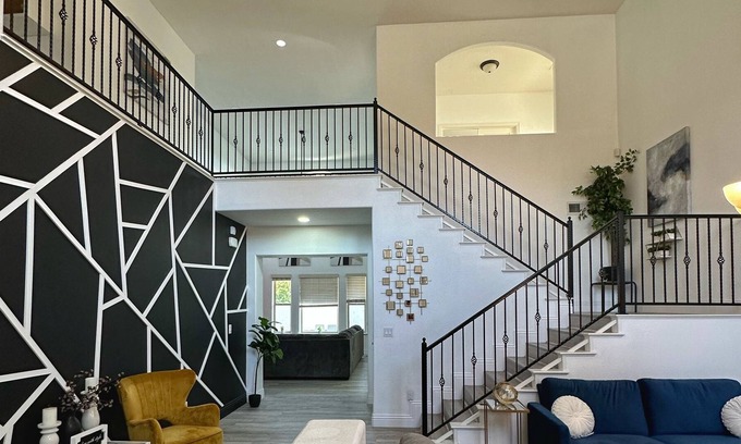 Clovis Casa | 💎5 Bedroom Home with Pool💎
