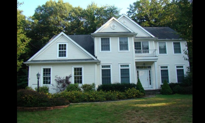 Clifton Park Casa | 5 bedroom House.15 mins to Everything Albany,Schenectady,Saratoga Race track!