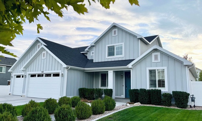 American Fork Casa | 5-bedroom house near I-15 with fitness room in lovely American Fork