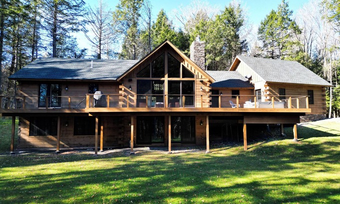 Windham Casa | 5-Bedroom Luxury Home on 7 Secluded Acres (10min from Windham Mountain)