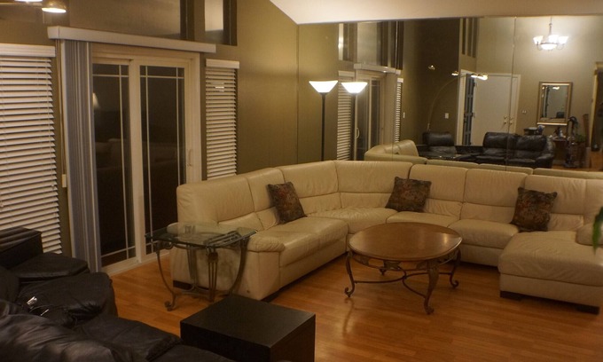 Evergreen Casa | 5 DORMITORIOS 2 BAÑOS COMODIDADES Y COMODIDADES MODERNAS