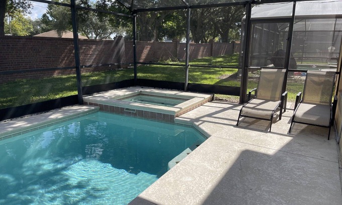 Pinewood Country Estates Casa | 5 Bedroom Pool Home