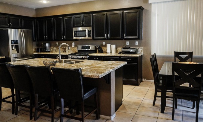 Rhodes Ranch Casa | 5 habitaciones, mesa de billar, piscina / spa, 8. 2 millas a Las Vegas Strip y 13. 2 al aeropuerto