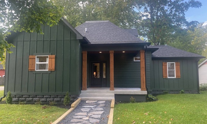 Sheridan Casa | 5-bedroom relaxing vacation home just 12 minutes to Grand Park and Six Pence