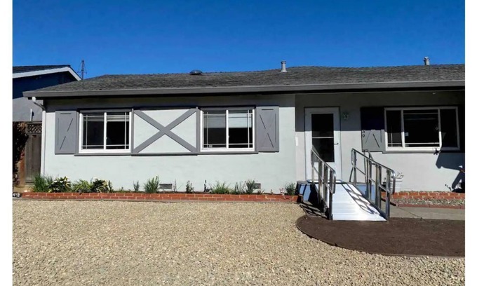 Dublin Casa | 5 bedroom single level home with 3 bath