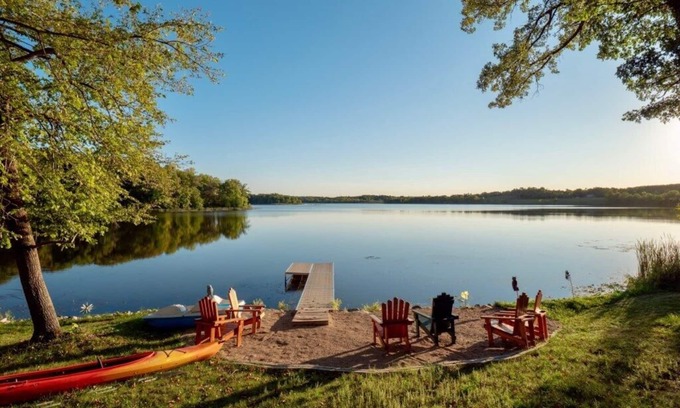 Detroit Lakes Casa | 5 bedroom vacation home on 47 acres