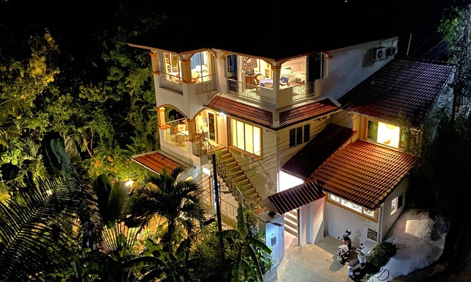 Karon Villa | 5-Bedroom****Villa in Phuket, 10 minutes walk to the fine sands of Karon Beach