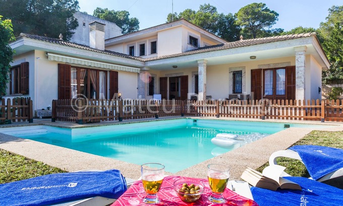 Son Baulo Chalet De Esquí | ViD: Chalet de 5 habitaciones dobles con piscina privada