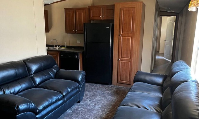 Monahans Casa | 5 Bedroom Work Trailer