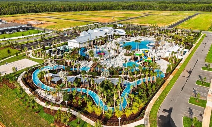 Clermont Casa | 5 Bedrooms/5 Bathrooms/Windsor Cay (16202CC)