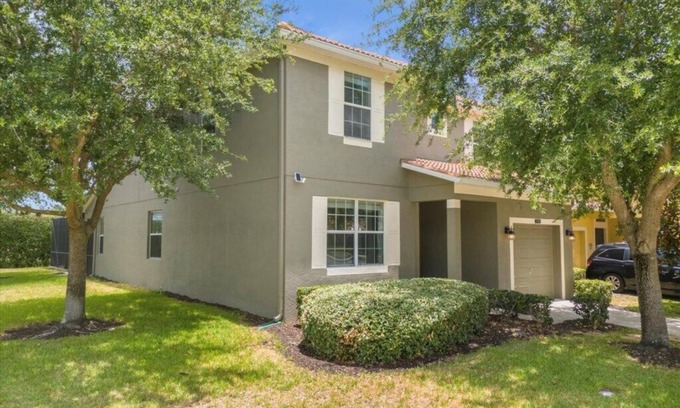 Lindfields Casa | 5 Bedrooms/ 5 Bathrooms/ Paradise Palms (2989BP)