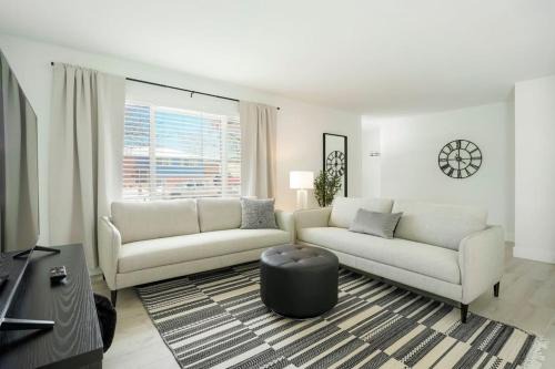 Allendale Area Casa | 5-Bedrooms! Stylish and Modern Home, Pets Welcome!