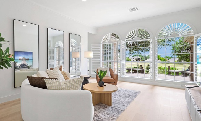 Pflugerville Casa | 5 Beds Luxury Retreat on Golf Course