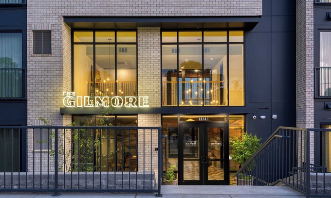 12 South Apartamento | 5 Boutique 1BR Suites in 12 South Sleeps 20