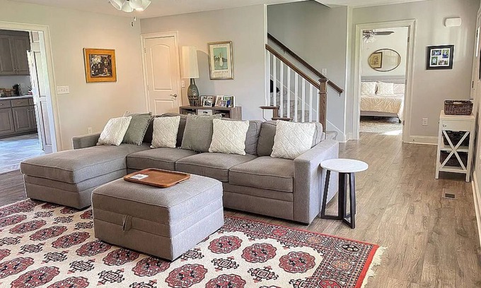 Manchester Casa | 5 BR, 3 BA home near I-24 in incredible neighborhood- perfect mid term rental