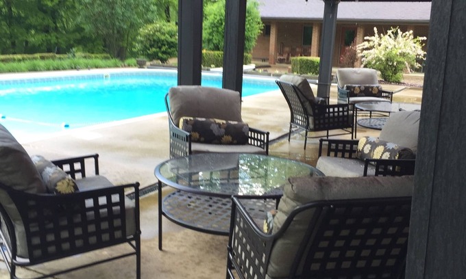 Palmyra Casa | 5 dormitorios, 4 baños, piscina, jacuzzi, ideal para familias, cerca de Louisville KY, privado