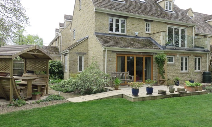Burford Cabaña | 5 Burford Mews, Burford