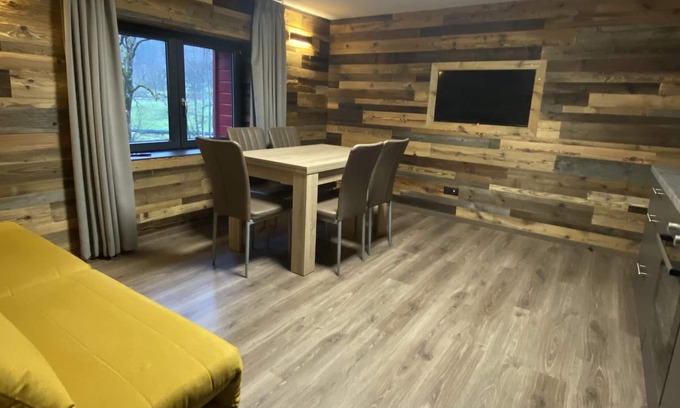 Rochesson Apartamento | (5) Chalet des Marronniers, Jacuzzi (private) & Pool