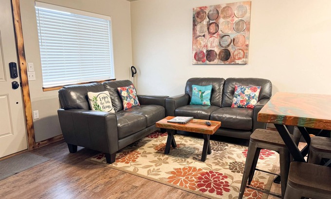 Moab South Valley Casa | #5 Dog Friendly, Walking distance to Hiking Trails