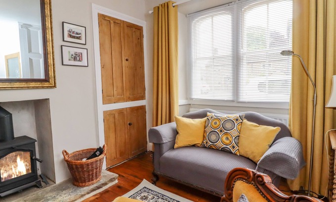 Eshton Cabaña | 5 EAST STREET, family friendly, with open fire in Gargrave