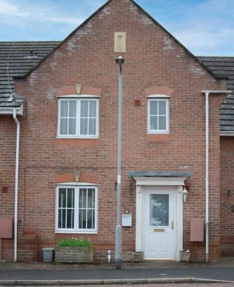 Telford Casa | 5 Holborn Spacious Home