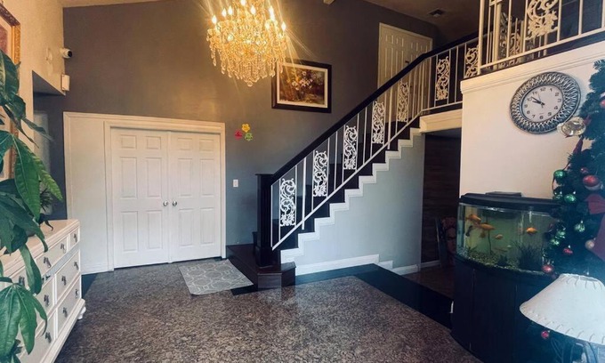 Hacienda Heights Casa | 5# King bed/1G Internet access/Free parking space