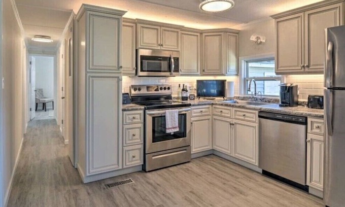 West Branch Casa | 5 ⭐️ Lakeside Resort House