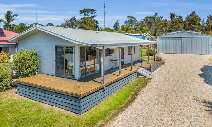 Mallacoota Casa | 5 Lees Road, Mallacoota