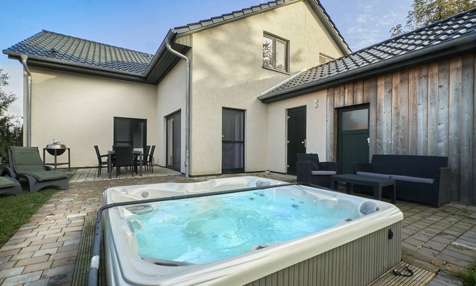 Muritz Villa | 5★ Luxury at Fleesensee: 𝓥𝓲𝓵𝓵𝓪 𝓢𝓲𝓵𝓫𝓮𝓻𝓶ö𝔀𝓮 whirlpool/sauna/fireplace