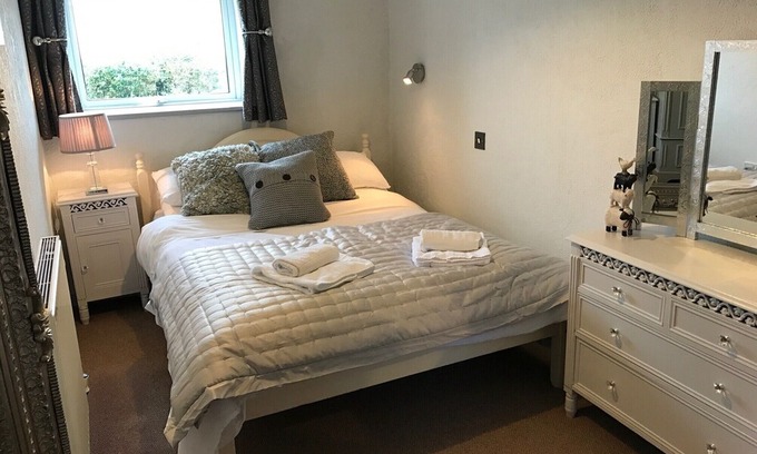 Garn Fadryn Cabaña | 5* Luxury Welsh stone Long Cottage with magnificent panoramic views