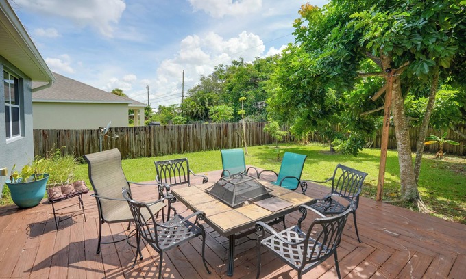 Port Saint Lucie Casa | 5 Mi to Boating! Port St Lucie Home w/Backyard