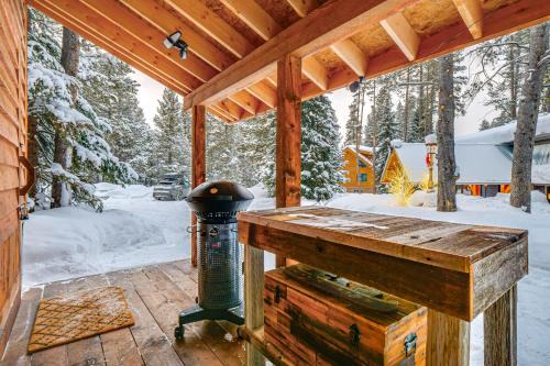 Blue River Casa | 5 Mi to Breckenridge Ski Resort Cozy Wood Cabin!