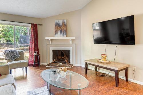 Westover Casa | 5 Mi to Fort Bragg Family Gem Near Parks and Trails