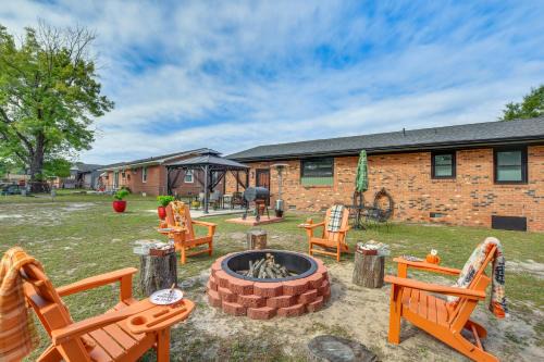 Pine Forest Casa | 5 Mi to Fort Liberty Family Home with Backyard