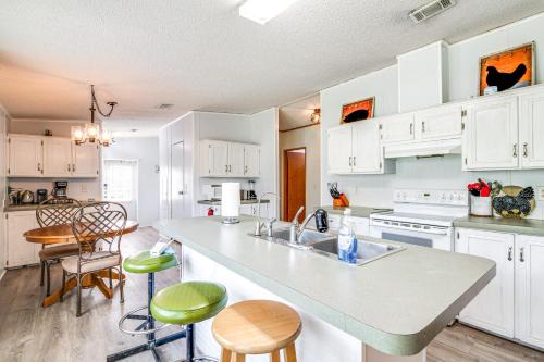Homosassa Casa | 5 Mi to Homosassa Springs Park Home with Yard!