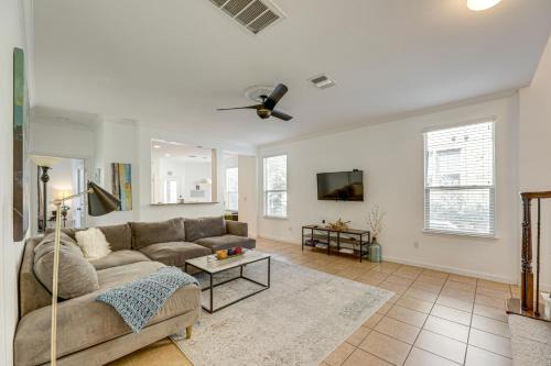 Cardinal Hills Casa | 5 Mi to Lake Travis Pet-Friendly Home with Yard!