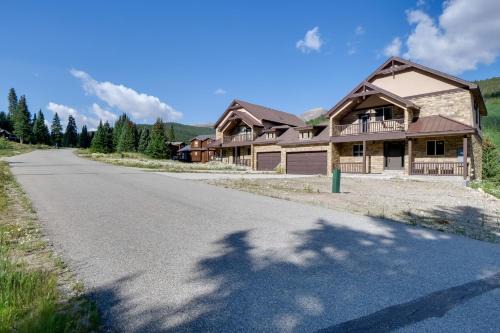 Blue River Casa | 5 Mi to Main St Breck Mtn-View Duplex with Hot Tub