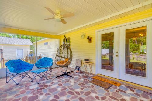 Navarre Casa | 5 Mi to Navarre Beach Home with Game Room and Yard