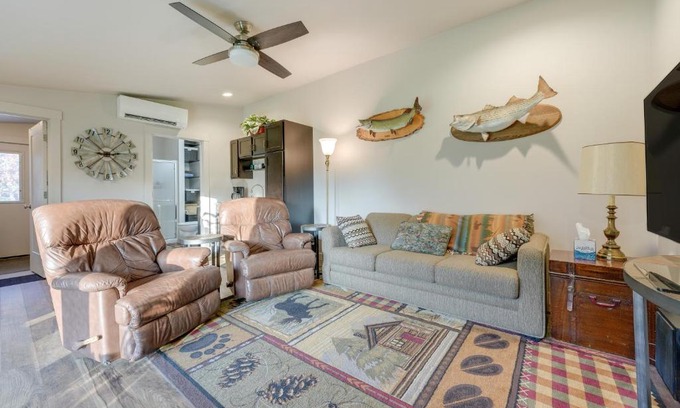 White Pigeon Apartamento | 5 Mi to St Joseph River Apartment with Fire Pit!
