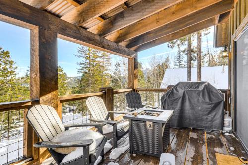 Deadwood Casa | 5 Mi to Terry Peak Spacious Lead Cabin with Hot Tub