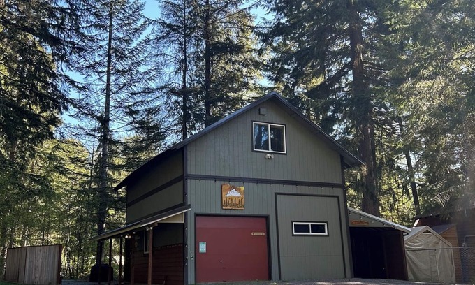Ashford Apartamento | Dog friendly 5 miles to Mt. Rainier Nisqually entrance