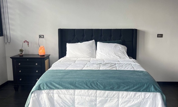 Agonía Apartamento | Orchid Loft SJOairport / Poas volcano / Alsacia A/C
