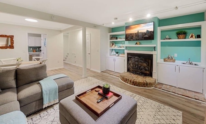 Old Village Casa | 5 Min to Beach — King Beds