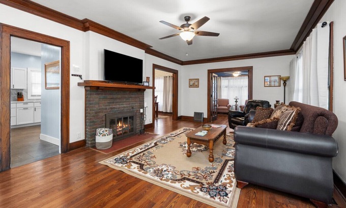 Davenport Apartamento | 5 Min to DT *Beautiful 1923 Craftsman* 6 Beds+Desk