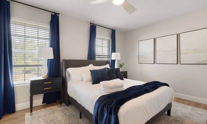 Northeast South Bend Casa | 5 min to ND! --> Everything NEW Game Day Graduation Move-In 5 BD Townhome