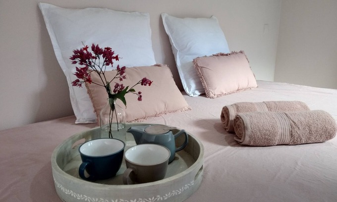Faaa Chalet De Esquí | 5 min to the airport w/free transfer. Cosy private room w/pool and wifi internet