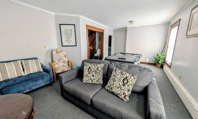 Corning Casa | 5 min to the Corning Museum of Glass! Family-sized Duplex w/ pool table & patio